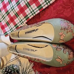 Streetfly Women's Floral Green Ballet Flats